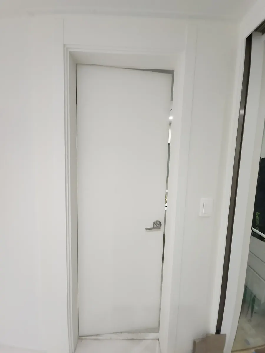 오피스텔 화장실 문 수리 — 오피스텔 흰 욕실문
